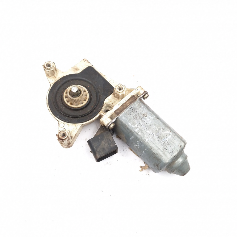 Motoras Macara Stanga,fata VW PASSAT B5, B5.5 1996 - 2005 0536002402