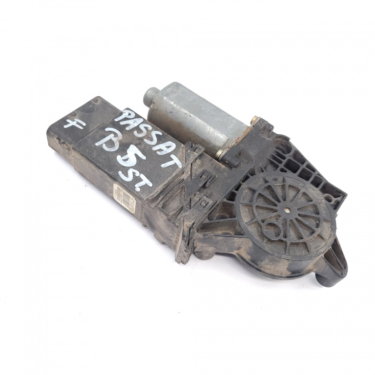 Motoras Macara Stanga,fata VW PASSAT B5, B5.5 1996 - 2005 105414301, 05074250, HW02S0002180901, 120100, 0130821695
