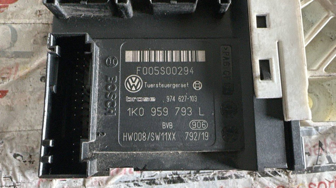Motoras macara stanga fata VW Passat B6 Sedan (3C2) 1.6 TDI 105 cai cod:1K0959701P 1K0959793L
