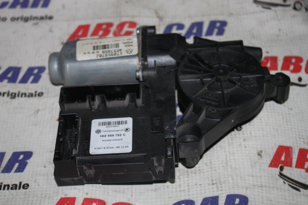 Motoras macara stanga fata VW Touran I 2003-2009 cod: 1T0959702, 1K0959792C