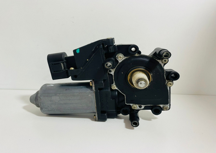 Motoras macara stanga spate 0536001402/8D0959801B Audi A4 B5 [1994 - 1999]