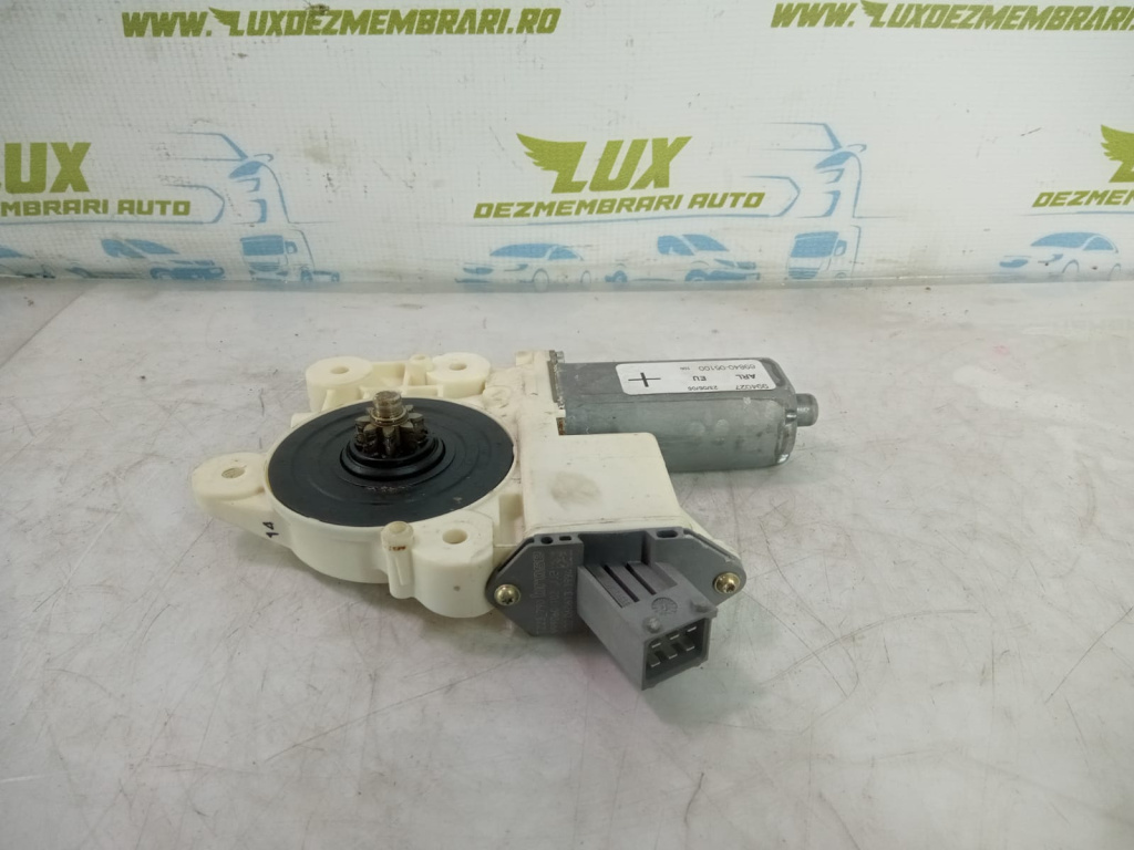 Motoras macara stanga spate 69840-05100 Toyota Avensis 2 T25 [facelift] [2006 - 2009] 2.2 d-cat 2AD-FHV