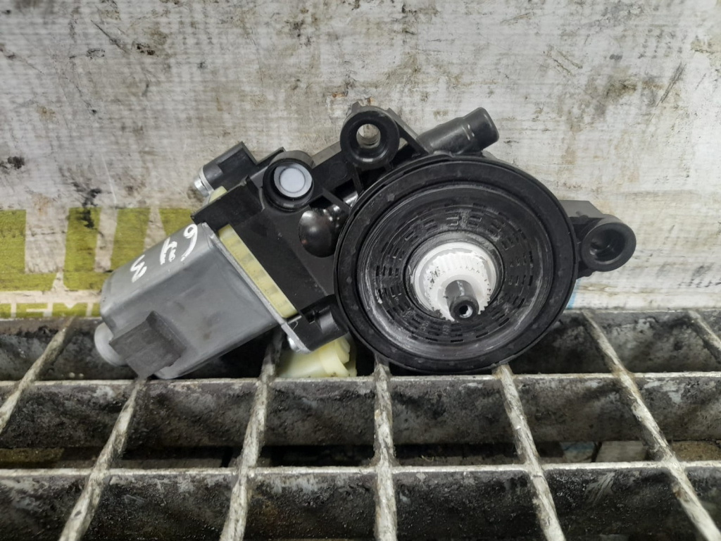 Motoras macara stanga spate 83450-J7000 Kia Ceed 3 [facelift] [2021 - 2024] 1.5 t-gdi G4LH