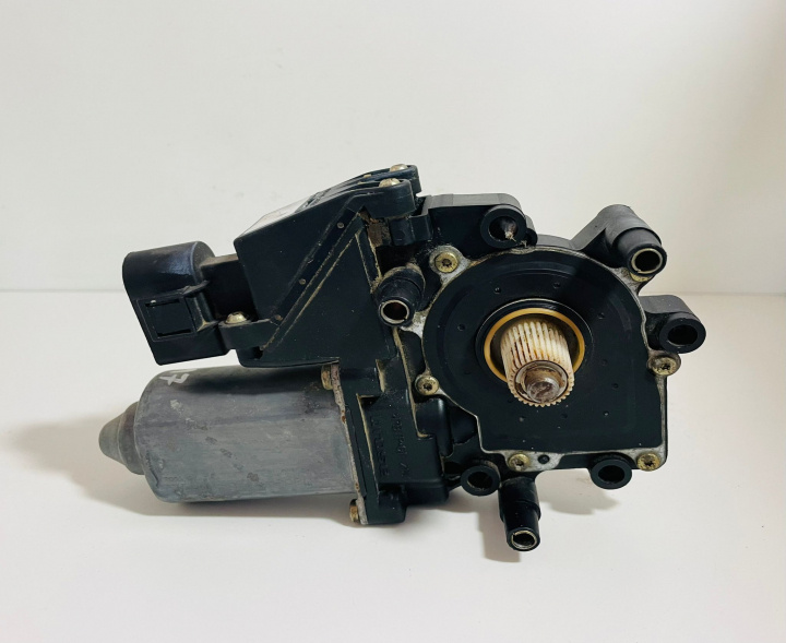 Motoras macara stanga spate 8D0959801D/0536001402 Audi A4 B5 [1994 - 1999]