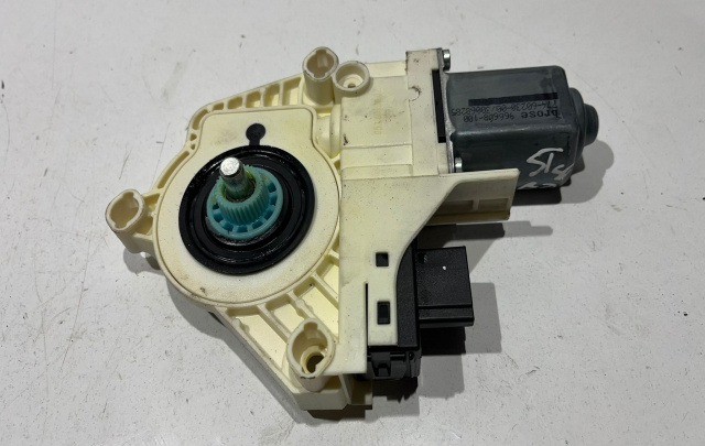 Motoras macara stanga spate 8K0959811 Audi A4 B8/8K [2007 - 2011]