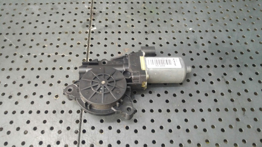 Motoras macara stanga spate alfa romeo 159 939 break d2938p4 d294400