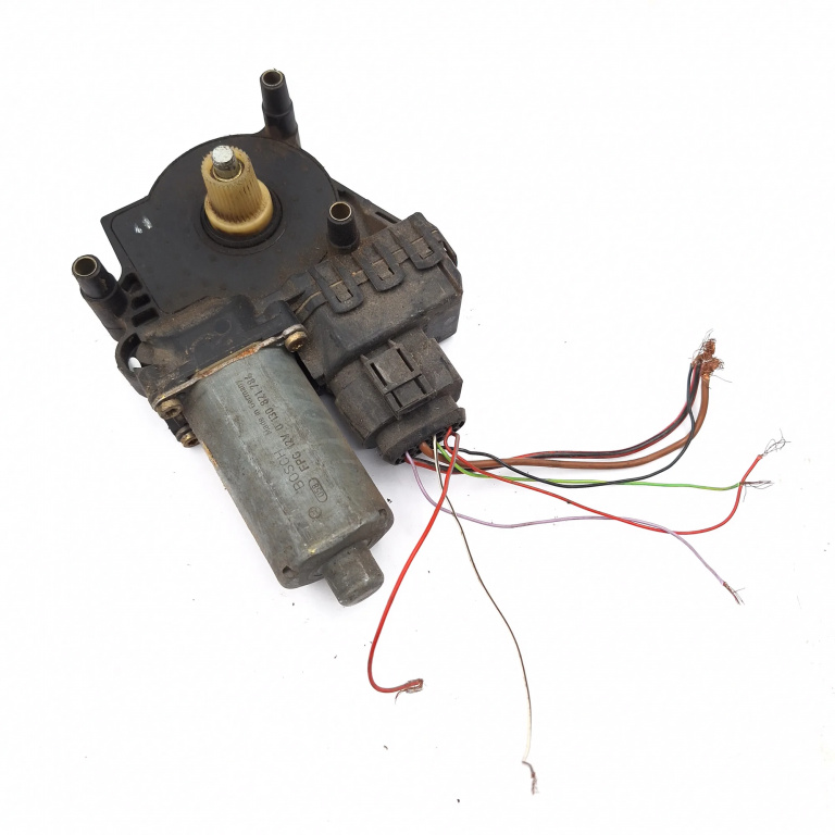 Motoras Macara Stanga,spate Audi A6 (4B, C5) 1997 - 2005 0130821784, 102856XXX, 0 130 821 784