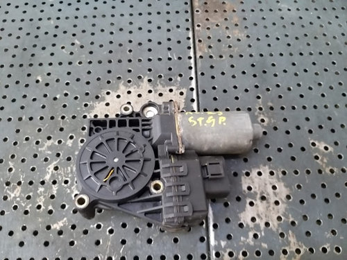 Motoras macara stanga spate audi a6 c5 4b 0130821784 102856xxx