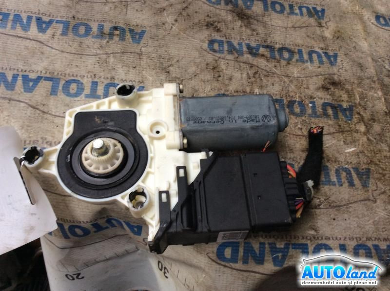 Motoras Macara Stanga Spate cu Modul Volkswagen GOLF IV 1J1 1997-2005