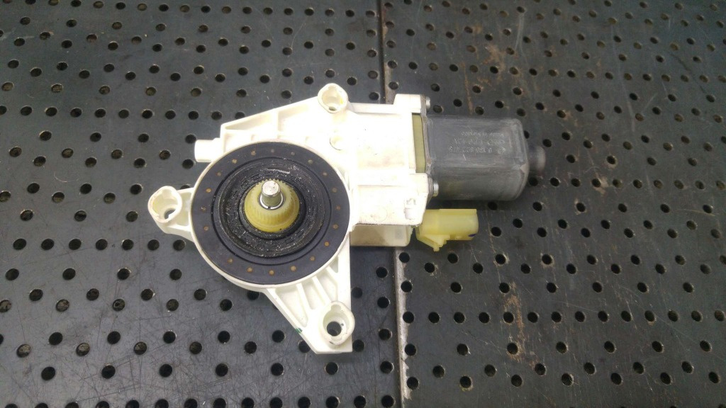 Motoras macara stanga spate dodge journey 0130822475