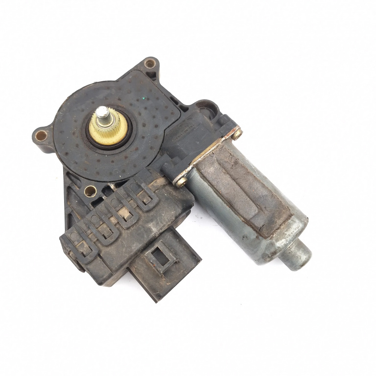 Motoras Macara Stanga,spate Ford MONDEO Mk 3 2000 - 2007 0130821773, 3000013107, 94403113, 0 130 821 773