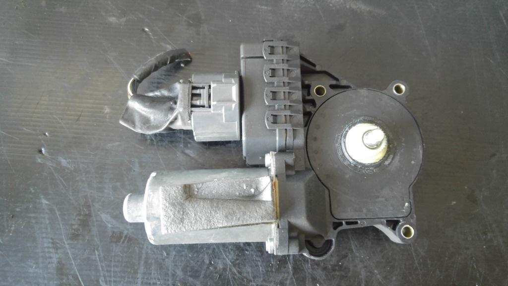 Motoras macara stanga spate ford mondeo mk3 0130821773
