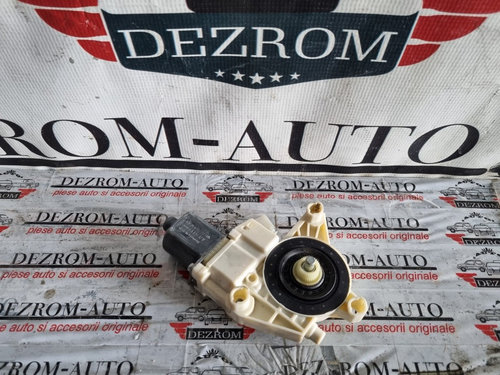 Motoras macara stanga spate Mercedes-Benz C-Class Sedan (W204) cod piesa : A2048200542