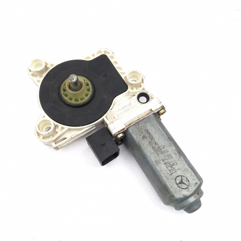 Motoras Macara Stanga Spate Mercedes-Benz E-Class (W211) 2002-2009 A2118202342, 0536009002, 7746003604, 991893100, 28014640 Brose. Siemens