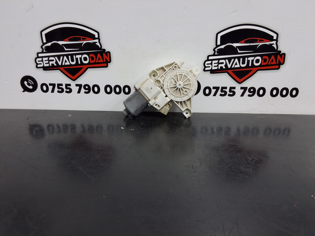 Motoras macara stanga spate Mercedes-Ben