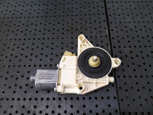 Motoras macara stanga spate mercedes c class w204 0130822443