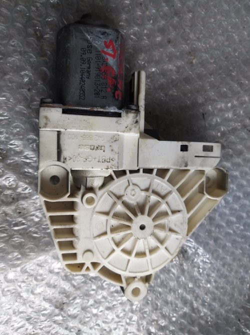 Motoras macara stanga spate porsche cayenne 92a 8k0959812a