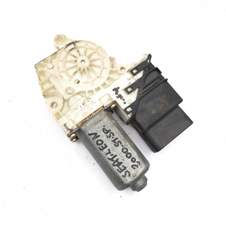 Motoras Macara Stanga,spate Seat LEON (1M1) 1999 - 2006 101389101, 101389 101, 7746002302, 774 60023 02, 0536006002, 119435, 17110631