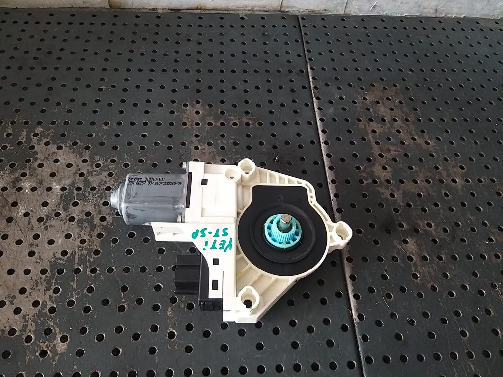Motoras macara stanga spate skoda yeti 5