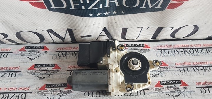 Motoras macara stanga spate VW Bora 1M2 cod 1j4959811c
