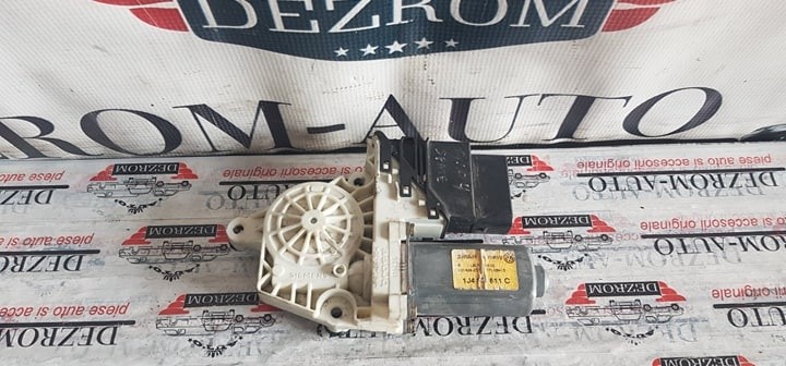Motoras macara stanga spate VW Bora 1M2 cod 1j4959811c