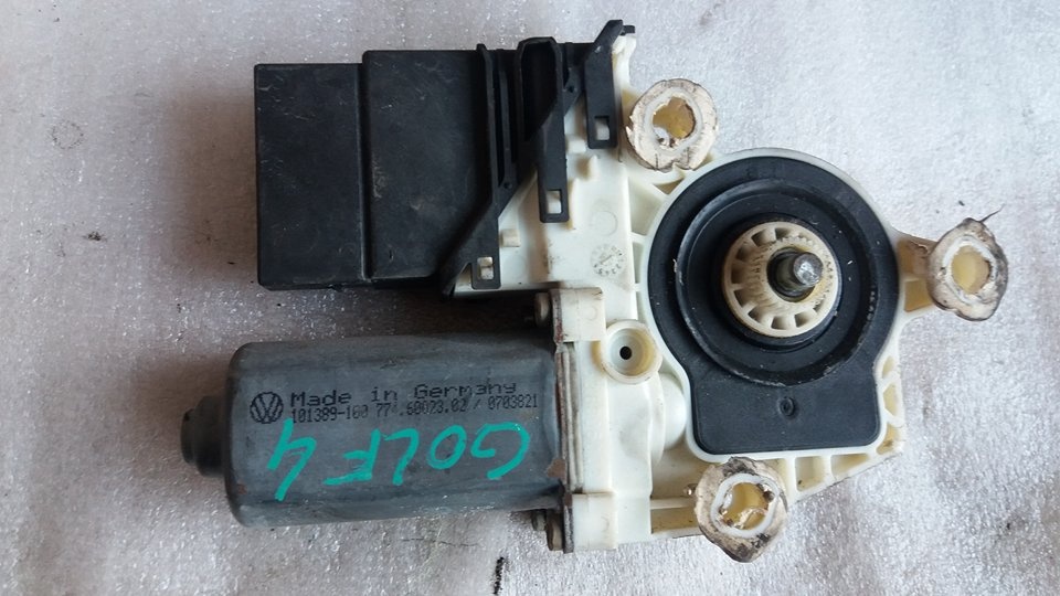 Motoras macara stanga spate vw golf 4 1.9 tdi 1j4959811a