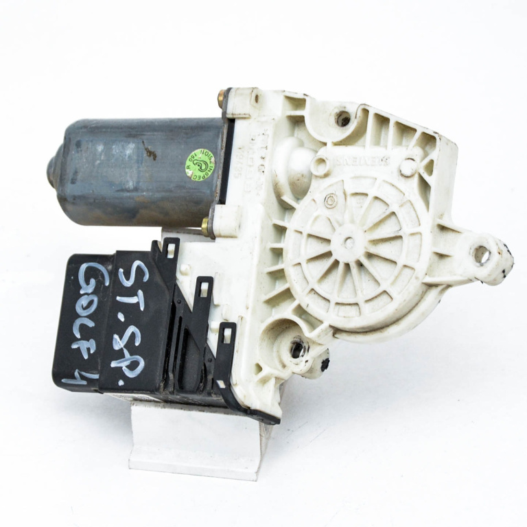 Motoras Macara Stanga Spate Vw Golf 4 1997-2004 9776105407301, 9776-105407-301, F005S00059 Bosch