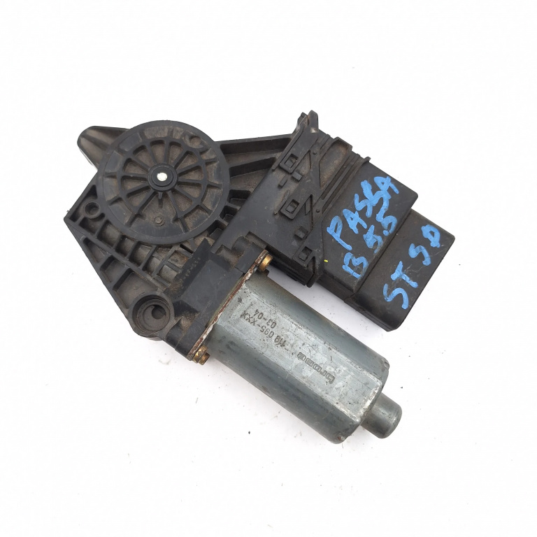 Motoras Macara Stanga,spate VW PASSAT B5, B5.5 1996 - 2005 0130821697, 105406301, 05074280, 105406-301, 05.0742.80, HW09S0009250303, 231437, 119095XXX