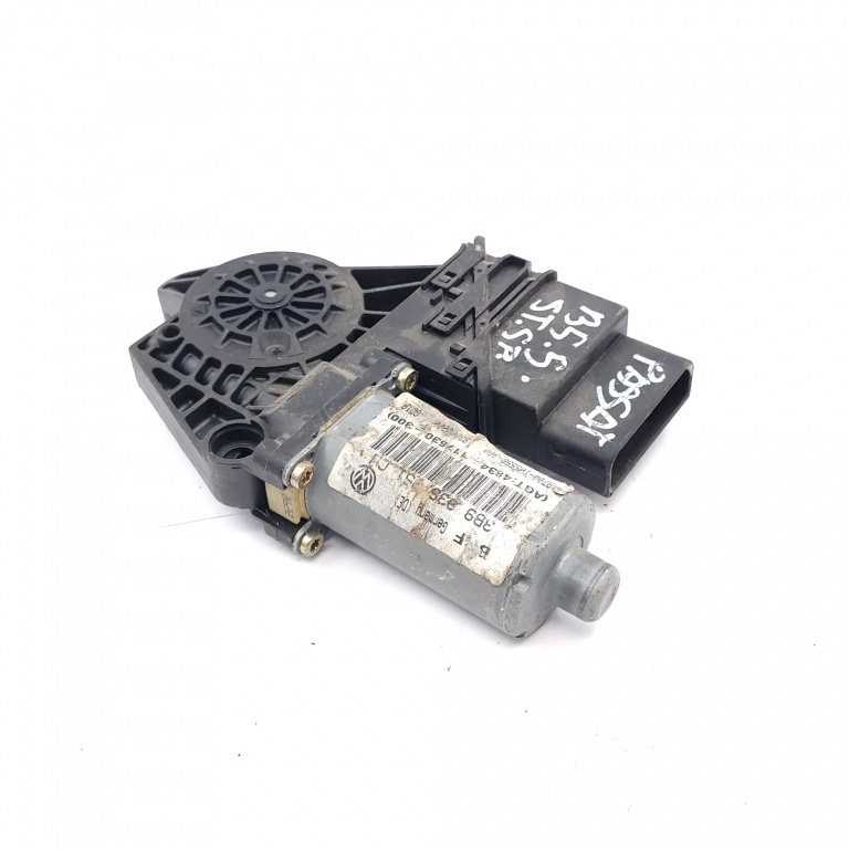 Motoras Macara Stanga,spate VW PASSAT B5, B5.5 1996 - 2005 9776105406301, F005S00059, 18612906, 9700105550, 3B9935051, 4834117630300