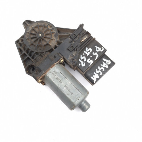 Motoras Macara Stanga Spate Vw Passat B5, B5.5 1996-2005 0130821697, 101439203, 05076620, 170899, 01...