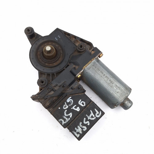 Motoras Macara Stanga,spate VW PASSAT B5, B5.5 1996 - 2005 0130821697, 101439203, 05076620, 140599, ...