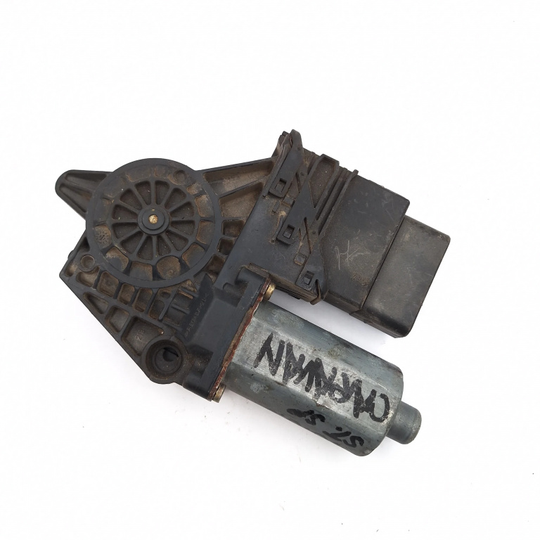 Motoras Macara Stanga,spate VW PASSAT B5, B5.5 1996 - 2005 0130821697, 119101100, 61042100, 119101-100, 05072610, 119095XXX