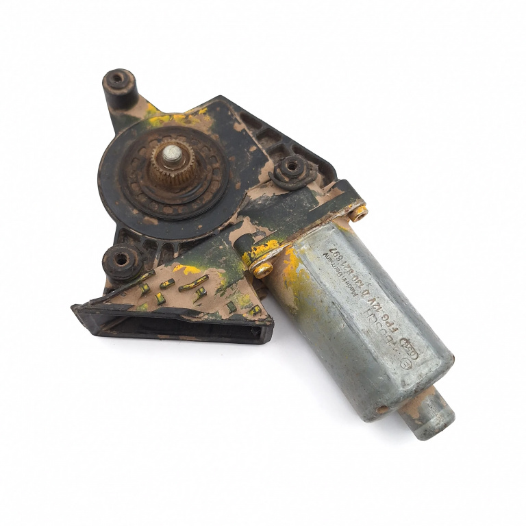 Motoras Macara Stanga Spate Vw Passat B5, B5.5 1996-2005 0130821697, 119095Xxx Bosch
