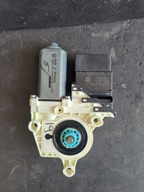 Motoras macara stanga spate VW Passat B6 2.0 TDI 103 motor BKP an 2005 2006 2007 2008 - COD 1K095970...