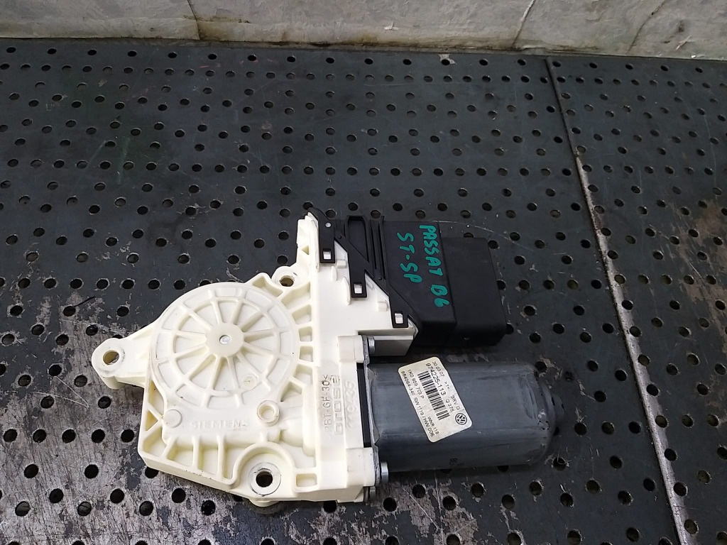 Motoras macara stanga spate vw passat b6 3c 960093100 7746019800 973624106 974225113 1k0959703p