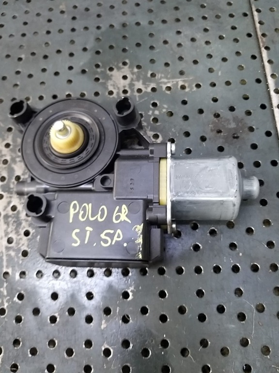 Motoras macara stanga spate vw polo 6r 6r0959811f s850311053b 0130822532