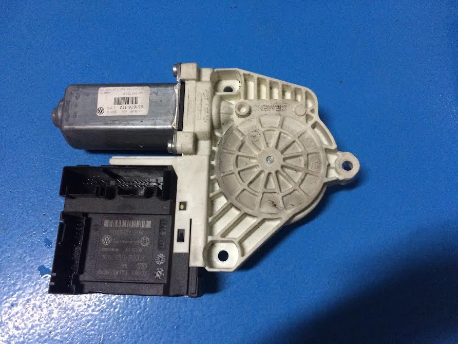 Motoras macara usa cu modul stanga fata 