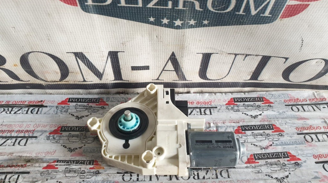 Motoras macara usa dreapta fata Audi A4 B8 cod piesa : 8K0959802