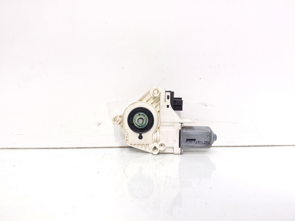 Motoras macara usa dreapta fata, cod 4F0959802D, Audi A6 Avant (4F5, C6) (id:695577)