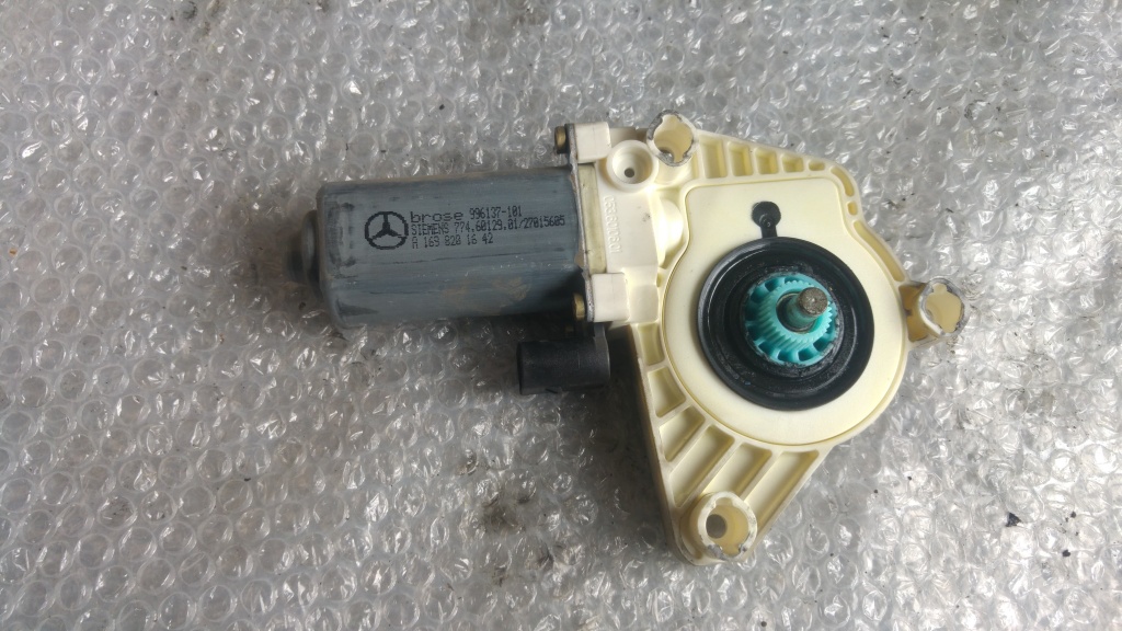Motoras macara usa dreapta fata mercedes a-class w169 4 usi 996137-101