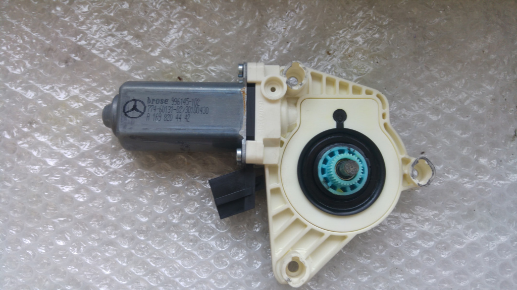 Motoras macara usa dreapta fata mercedes b-class w245 a1698204442