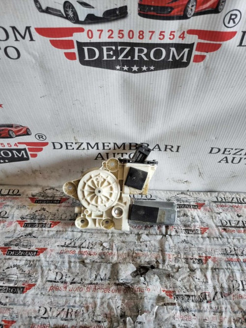 Motoras macara usa dreapta fata Opel Vectra C cod 9178988