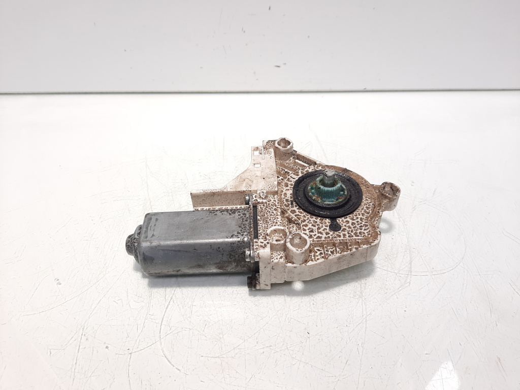 Motoras macara usa dreapta fata, Vw Passat (3C2) (idi:568601)