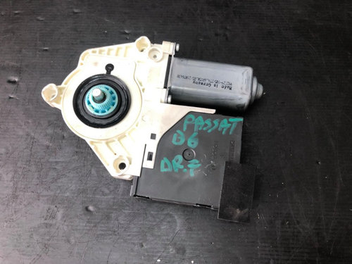Motoras macara usa dreapta fata vw passat b6 1k0959702p 1k0959792l