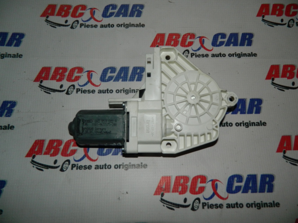 Motoras macara usa dreapta fata VW Passat CC 2008-2012 Cod: 8K0959802A