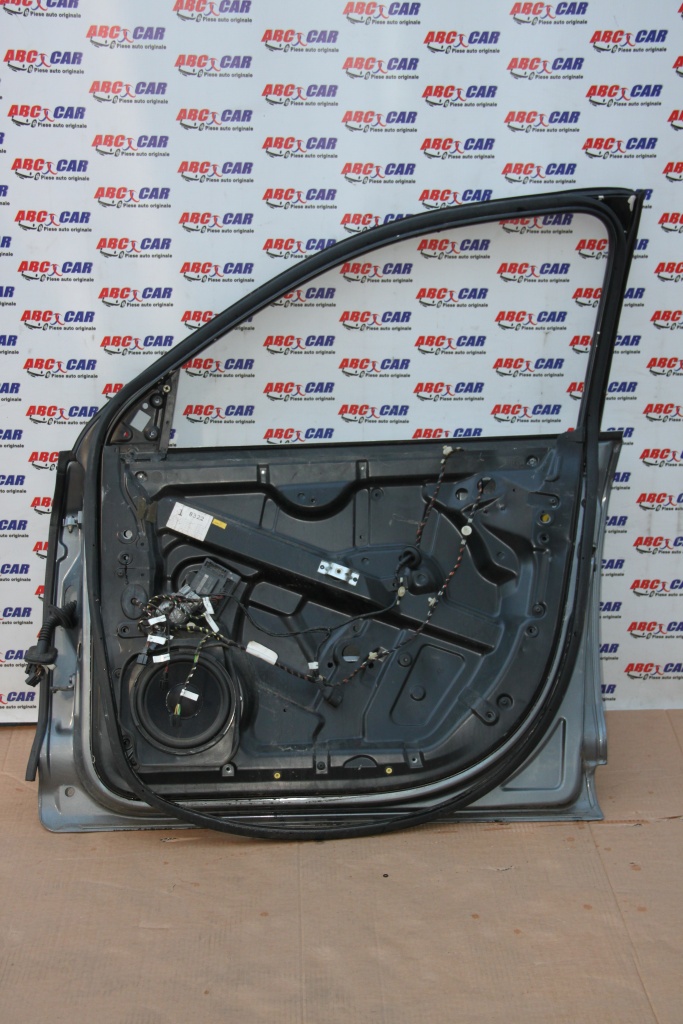 Motoras macara usa dreapta fata VW Touareg 7L model 2007
