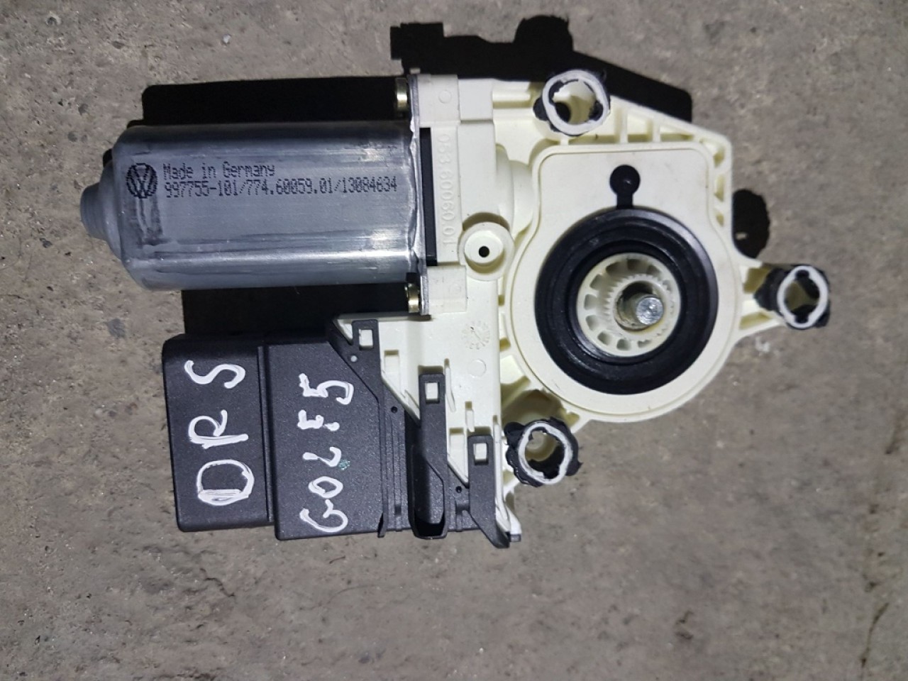 Motoras macara usa dreapta spate 1k0959704c vw golf 5