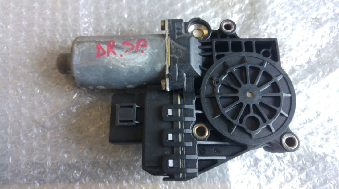 Motoras macara usa dreapta spate audi a6 c5 2002 0130821785