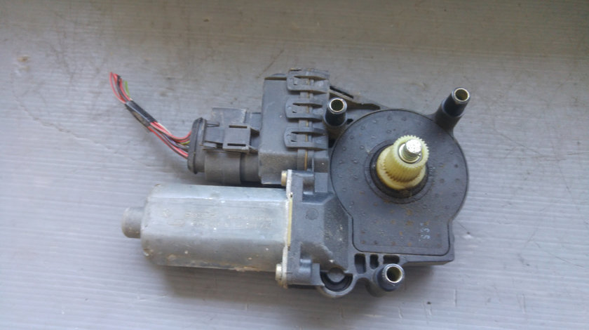 Motoras macara usa dreapta spate audi a6 c5 0130821785