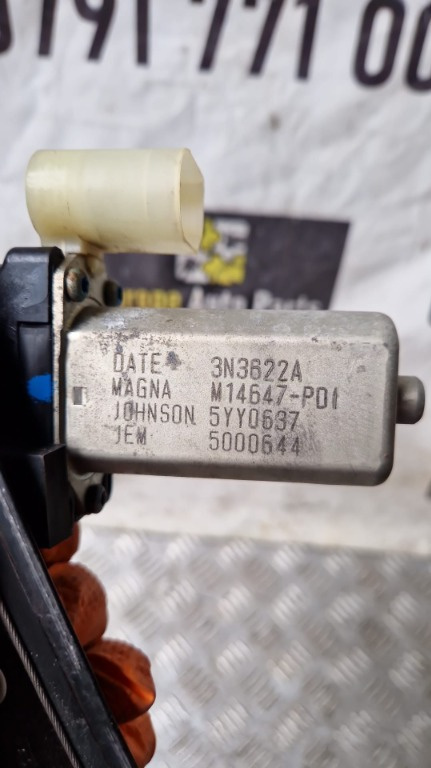 Motoras macara usa dreapta spate BMW seria 3 F30 an 2013